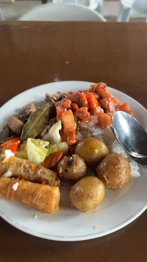 Buffet lunch at the Underground River